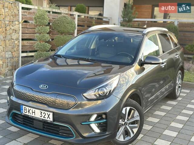 Сірий Кіа Niro, об'ємом двигуна 0 л та пробігом 105 тис. км за 19950 $, фото 4 на Automoto.ua