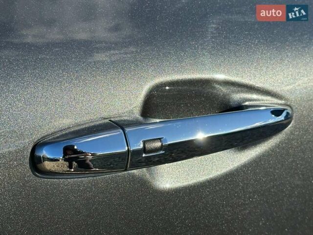 Серый Киа Niro, объемом двигателя 0 л и пробегом 54 тыс. км за 23900 $, фото 31 на Automoto.ua