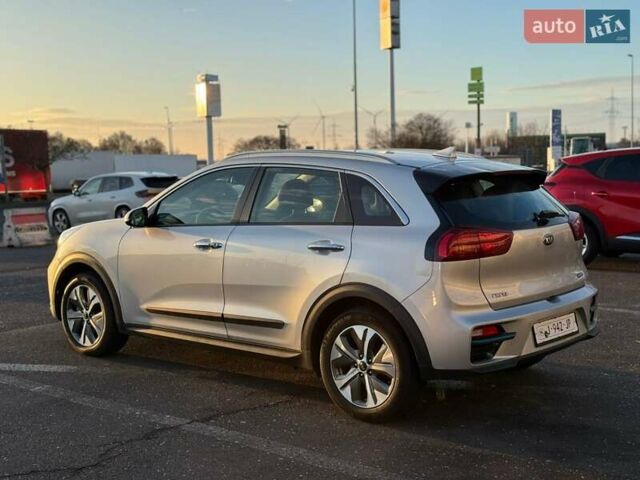 Серый Киа Niro, объемом двигателя 0 л и пробегом 110 тыс. км за 17800 $, фото 6 на Automoto.ua