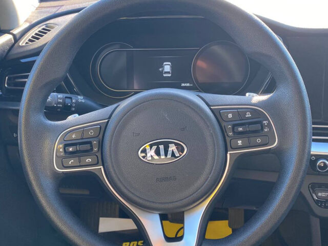 Сірий Кіа Niro, об'ємом двигуна 39 л та пробігом 27 тис. км за 17600 $, фото 11 на Automoto.ua