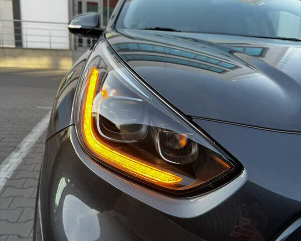 Серый Киа Niro, объемом двигателя 0 л и пробегом 86 тыс. км за 23400 $, фото 88 на Automoto.ua