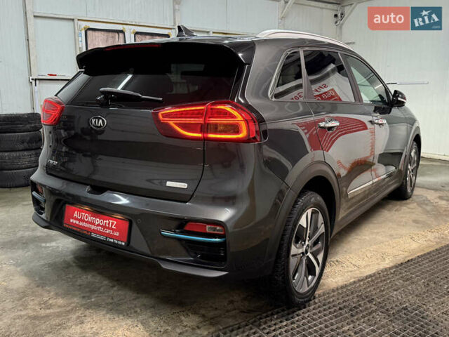 Сірий Кіа Niro, об'ємом двигуна 0 л та пробігом 97 тис. км за 22900 $, фото 19 на Automoto.ua