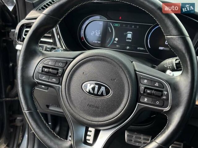 Серый Киа Niro, объемом двигателя 0 л и пробегом 67 тыс. км за 22400 $, фото 20 на Automoto.ua