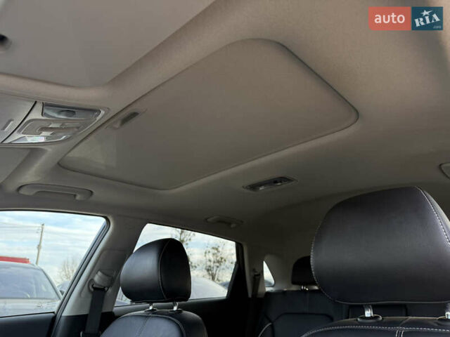 Серый Киа Niro, объемом двигателя 0 л и пробегом 82 тыс. км за 22900 $, фото 38 на Automoto.ua