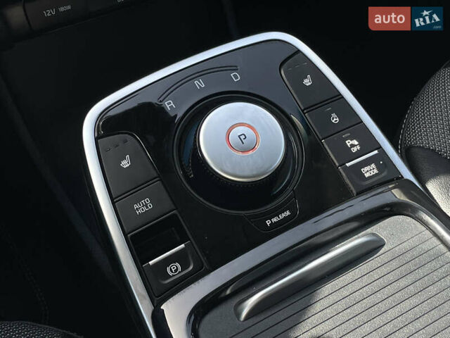 Серый Киа Niro, объемом двигателя 0 л и пробегом 51 тыс. км за 21760 $, фото 55 на Automoto.ua