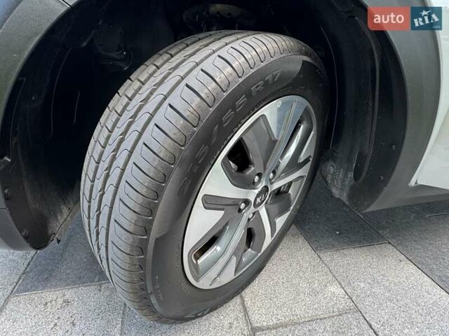 Серый Киа Niro, объемом двигателя 0 л и пробегом 96 тыс. км за 18999 $, фото 36 на Automoto.ua
