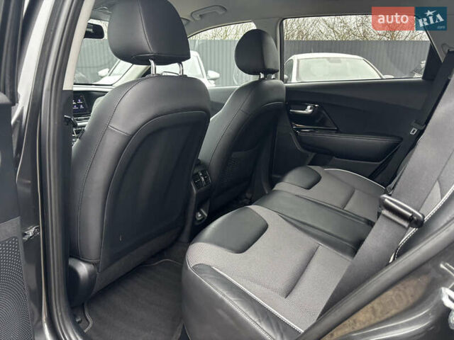 Серый Киа Niro, объемом двигателя 0 л и пробегом 39 тыс. км за 23100 $, фото 33 на Automoto.ua