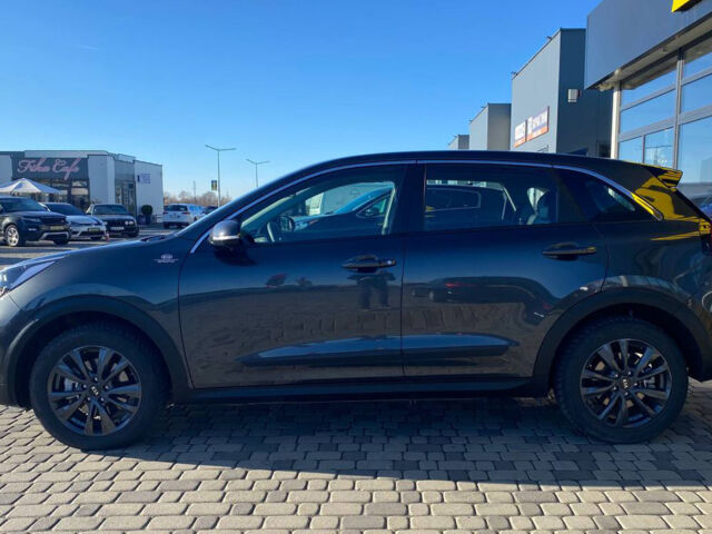 Сірий Кіа Niro, об'ємом двигуна 39 л та пробігом 27 тис. км за 17600 $, фото 3 на Automoto.ua