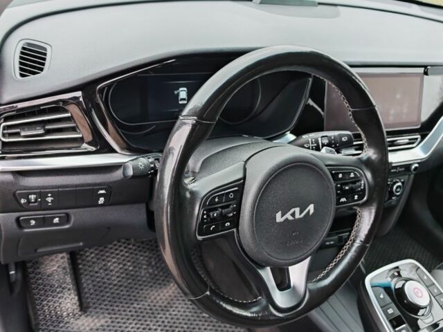 Сірий Кіа Niro, об'ємом двигуна 0 л та пробігом 76 тис. км за 18700 $, фото 13 на Automoto.ua