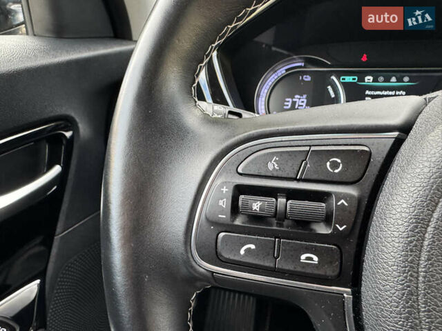 Сірий Кіа Niro, об'ємом двигуна 0 л та пробігом 141 тис. км за 17799 $, фото 50 на Automoto.ua
