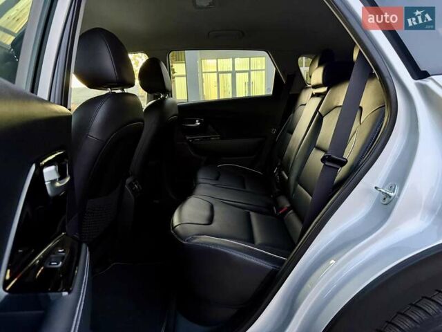 Киа Niro 2021 в Бердичеве на Automoto.ua Серый Киа Niro, объемом двигателя 0 л и пробегом 70 тыс. км за 21350 $, фото 96 на Automoto.ua