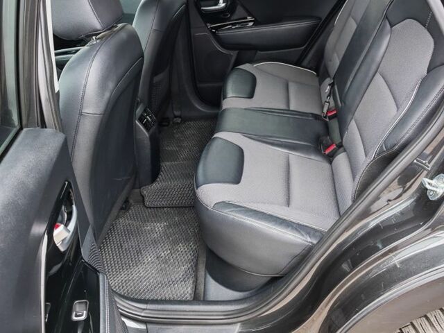 Сірий Кіа Niro, об'ємом двигуна 0 л та пробігом 76 тис. км за 18700 $, фото 5 на Automoto.ua