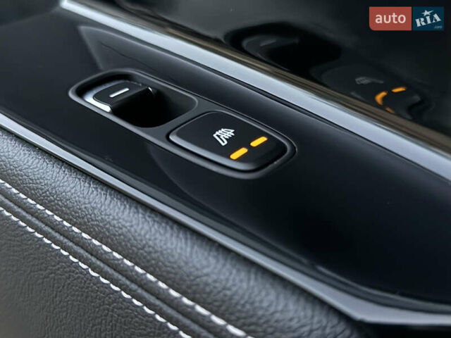 Серый Киа Niro, объемом двигателя 0 л и пробегом 82 тыс. км за 22900 $, фото 79 на Automoto.ua