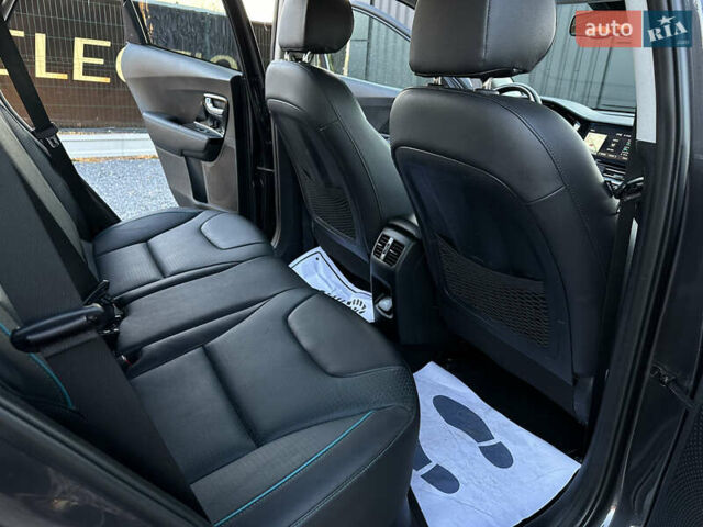Серый Киа Niro, объемом двигателя 0 л и пробегом 55 тыс. км за 18899 $, фото 48 на Automoto.ua