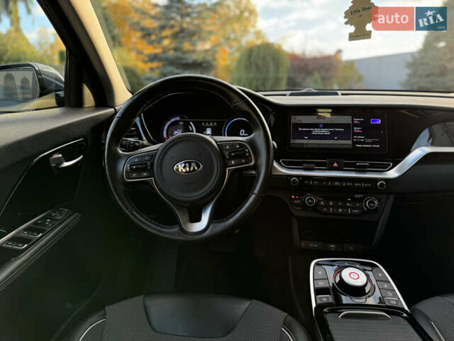 Серый Киа Niro, объемом двигателя 0 л и пробегом 117 тыс. км за 19300 $, фото 16 на Automoto.ua