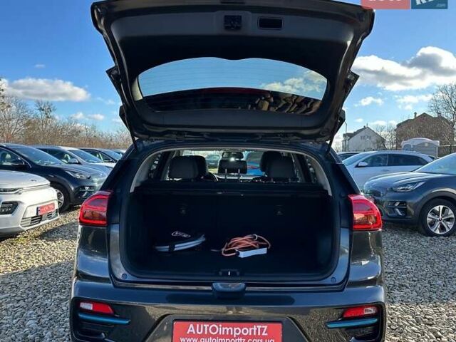 Серый Киа Niro, объемом двигателя 0 л и пробегом 54 тыс. км за 23900 $, фото 84 на Automoto.ua