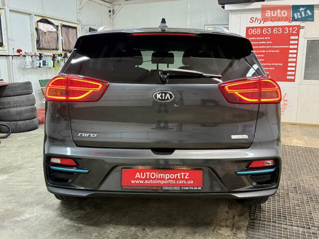 Сірий Кіа Niro, об'ємом двигуна 0 л та пробігом 97 тис. км за 22900 $, фото 18 на Automoto.ua