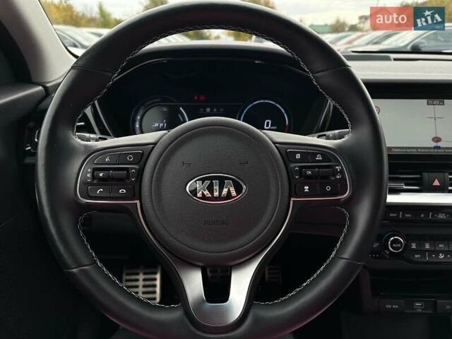 Серый Киа Niro, объемом двигателя 0 л и пробегом 62 тыс. км за 24600 $, фото 44 на Automoto.ua