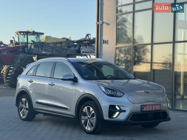Серый Киа Niro, объемом двигателя 0 л и пробегом 139 тыс. км за 17999 $, фото 24 на Automoto.ua