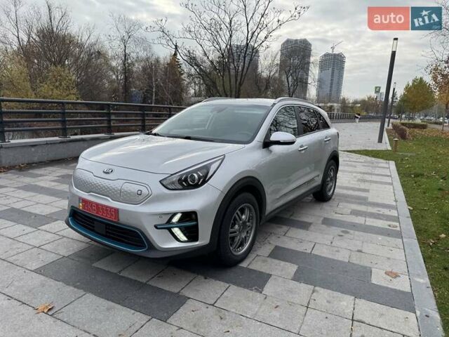 Сірий Кіа Niro, об'ємом двигуна 0 л та пробігом 101 тис. км за 19300 $, фото 6 на Automoto.ua