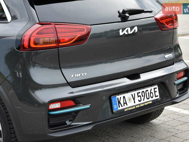Серый Киа Niro, объемом двигателя 0 л и пробегом 34 тыс. км за 23999 $, фото 6 на Automoto.ua