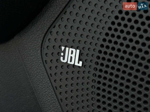 Сірий Кіа Niro, об'ємом двигуна 0 л та пробігом 97 тис. км за 22900 $, фото 31 на Automoto.ua