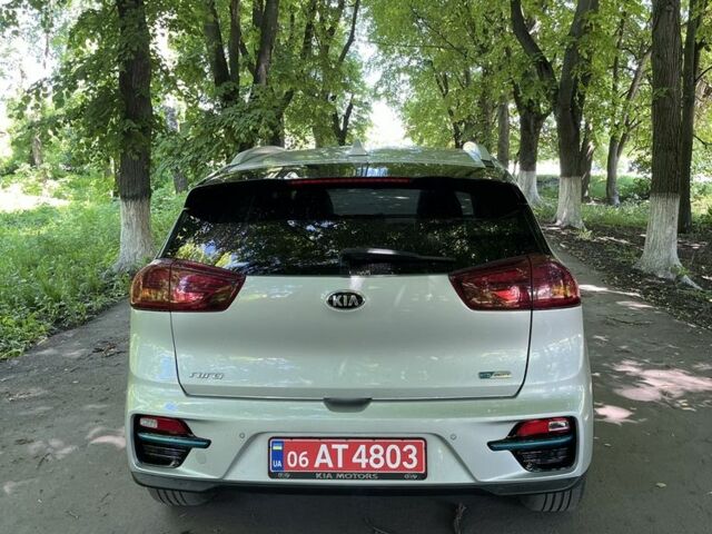 Серый Киа Niro, объемом двигателя 0 л и пробегом 112 тыс. км за 19000 $, фото 3 на Automoto.ua