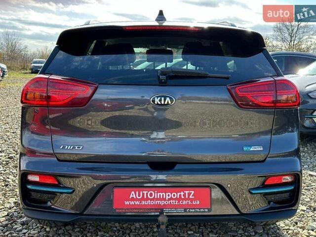 Сірий Кіа Niro, об'ємом двигуна 0 л та пробігом 100 тис. км за 21900 $, фото 22 на Automoto.ua