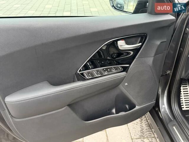 Серый Киа Niro, объемом двигателя 0 л и пробегом 47 тыс. км за 23890 $, фото 11 на Automoto.ua