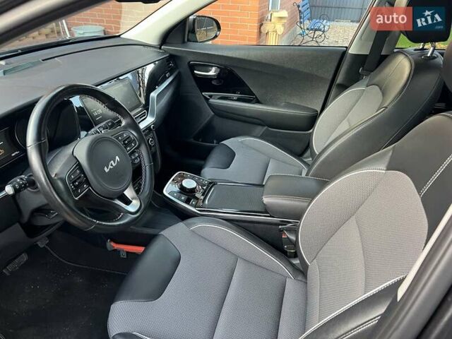 Серый Киа Niro, объемом двигателя 0 л и пробегом 106 тыс. км за 21700 $, фото 6 на Automoto.ua