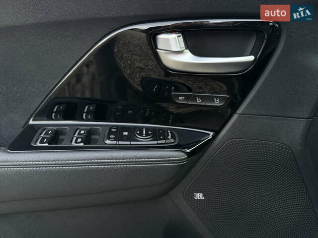Серый Киа Niro, объемом двигателя 0 л и пробегом 82 тыс. км за 22900 $, фото 31 на Automoto.ua