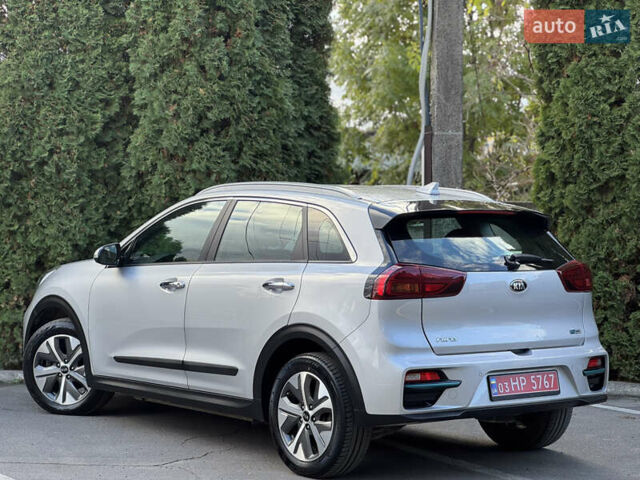 Сірий Кіа Niro, об'ємом двигуна 0 л та пробігом 141 тис. км за 17799 $, фото 8 на Automoto.ua