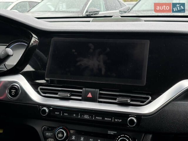 Серый Киа Niro, объемом двигателя 0 л и пробегом 88 тыс. км за 21800 $, фото 32 на Automoto.ua