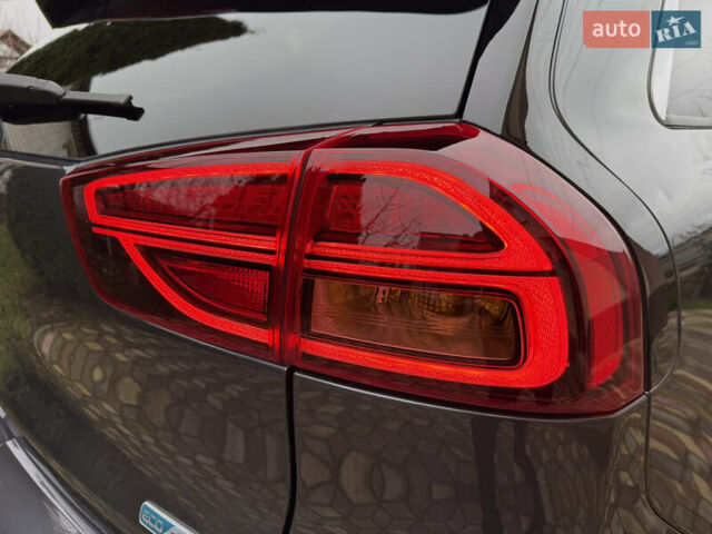 Сірий Кіа Niro, об'ємом двигуна 0 л та пробігом 50 тис. км за 22300 $, фото 27 на Automoto.ua