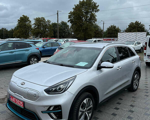 Серый Киа Niro, объемом двигателя 0 л и пробегом 91 тыс. км за 19500 $, фото 1 на Automoto.ua