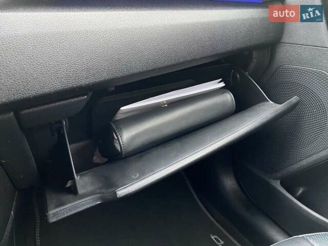 Серый Киа Niro, объемом двигателя 0 л и пробегом 86 тыс. км за 24400 $, фото 55 на Automoto.ua