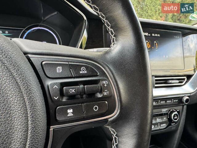 Сірий Кіа Niro, об'ємом двигуна 0 л та пробігом 141 тис. км за 17799 $, фото 49 на Automoto.ua