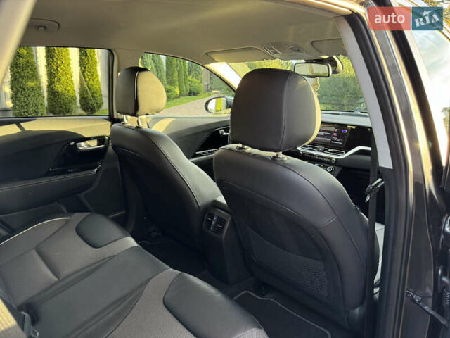 Серый Киа Niro, объемом двигателя 0 л и пробегом 117 тыс. км за 19300 $, фото 15 на Automoto.ua