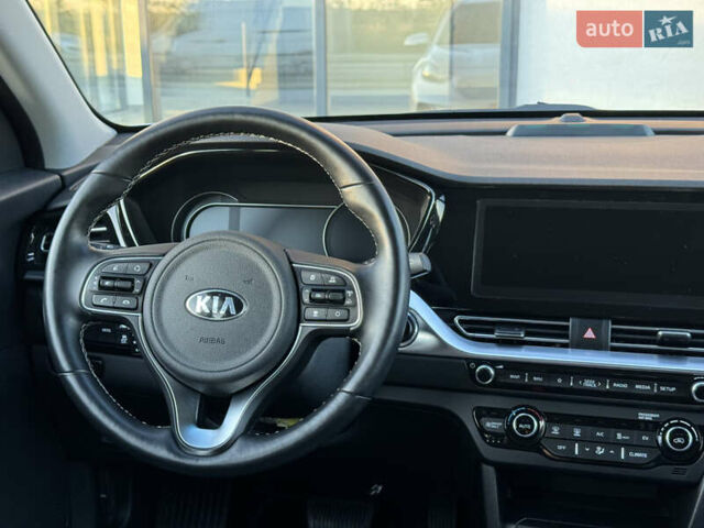 Серый Киа Niro, объемом двигателя 0 л и пробегом 139 тыс. км за 17999 $, фото 48 на Automoto.ua
