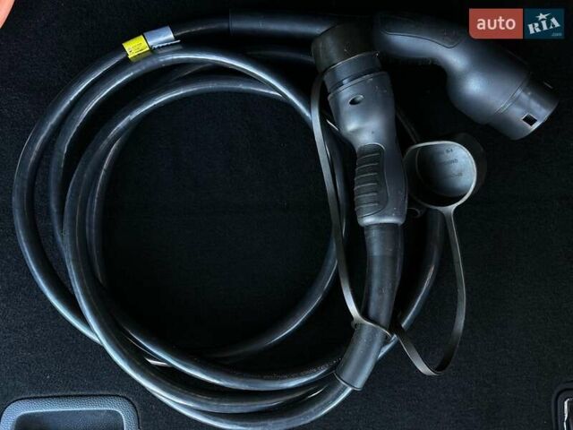 Сірий Кіа Niro, об'ємом двигуна 0 л та пробігом 100 тис. км за 21900 $, фото 79 на Automoto.ua