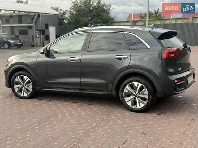 Серый Киа Niro, объемом двигателя 0 л и пробегом 77 тыс. км за 20990 $, фото 5 на Automoto.ua