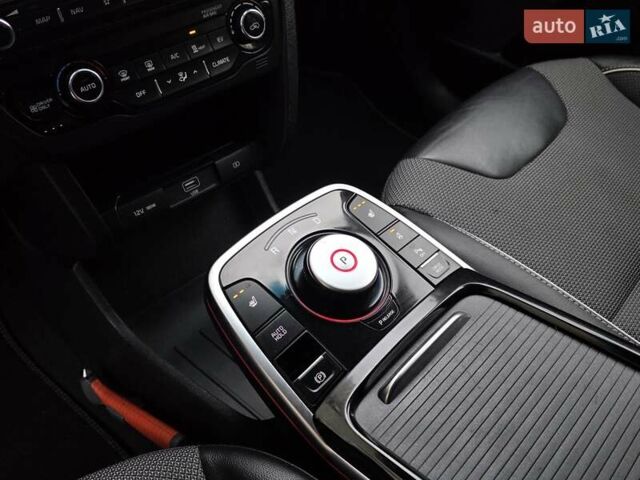 Серый Киа Niro, объемом двигателя 0 л и пробегом 153 тыс. км за 17950 $, фото 25 на Automoto.ua