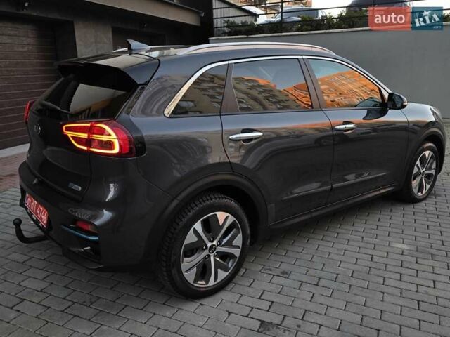 Сірий Кіа Niro, об'ємом двигуна 0 л та пробігом 136 тис. км за 18899 $, фото 5 на Automoto.ua