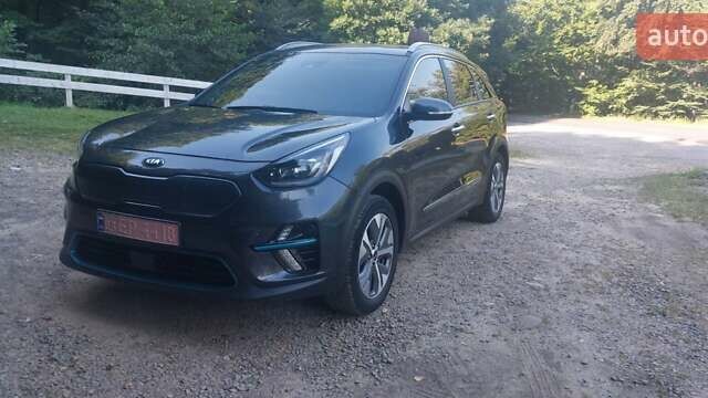 Сірий Кіа Niro, об'ємом двигуна 0 л та пробігом 62 тис. км за 18500 $, фото 22 на Automoto.ua