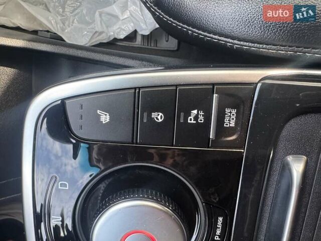 Сірий Кіа Niro, об'ємом двигуна 0 л та пробігом 99 тис. км за 18450 $, фото 67 на Automoto.ua