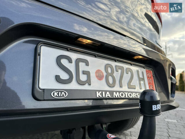 Серый Киа Niro, объемом двигателя 0 л и пробегом 38 тыс. км за 19999 $, фото 30 на Automoto.ua