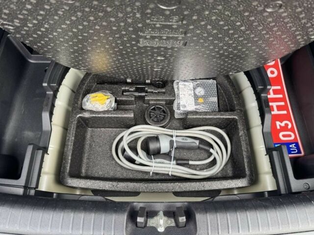 Сірий Кіа Niro, об'ємом двигуна 2 л та пробігом 101 тис. км за 19300 $, фото 19 на Automoto.ua