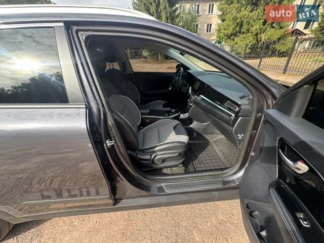 Сірий Кіа Niro, об'ємом двигуна 0 л та пробігом 99 тис. км за 18450 $, фото 55 на Automoto.ua