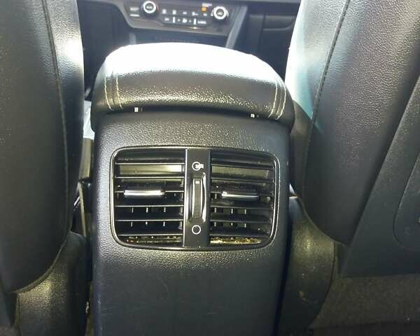 Серый Киа Niro, объемом двигателя 0 л и пробегом 69 тыс. км за 20300 $, фото 23 на Automoto.ua