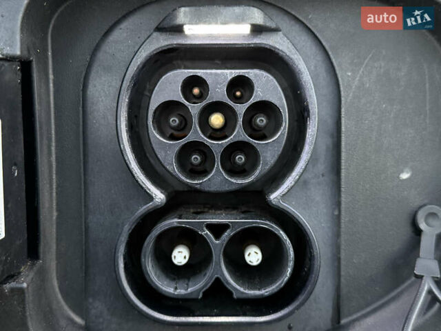 Серый Киа Niro, объемом двигателя 0 л и пробегом 82 тыс. км за 22900 $, фото 12 на Automoto.ua